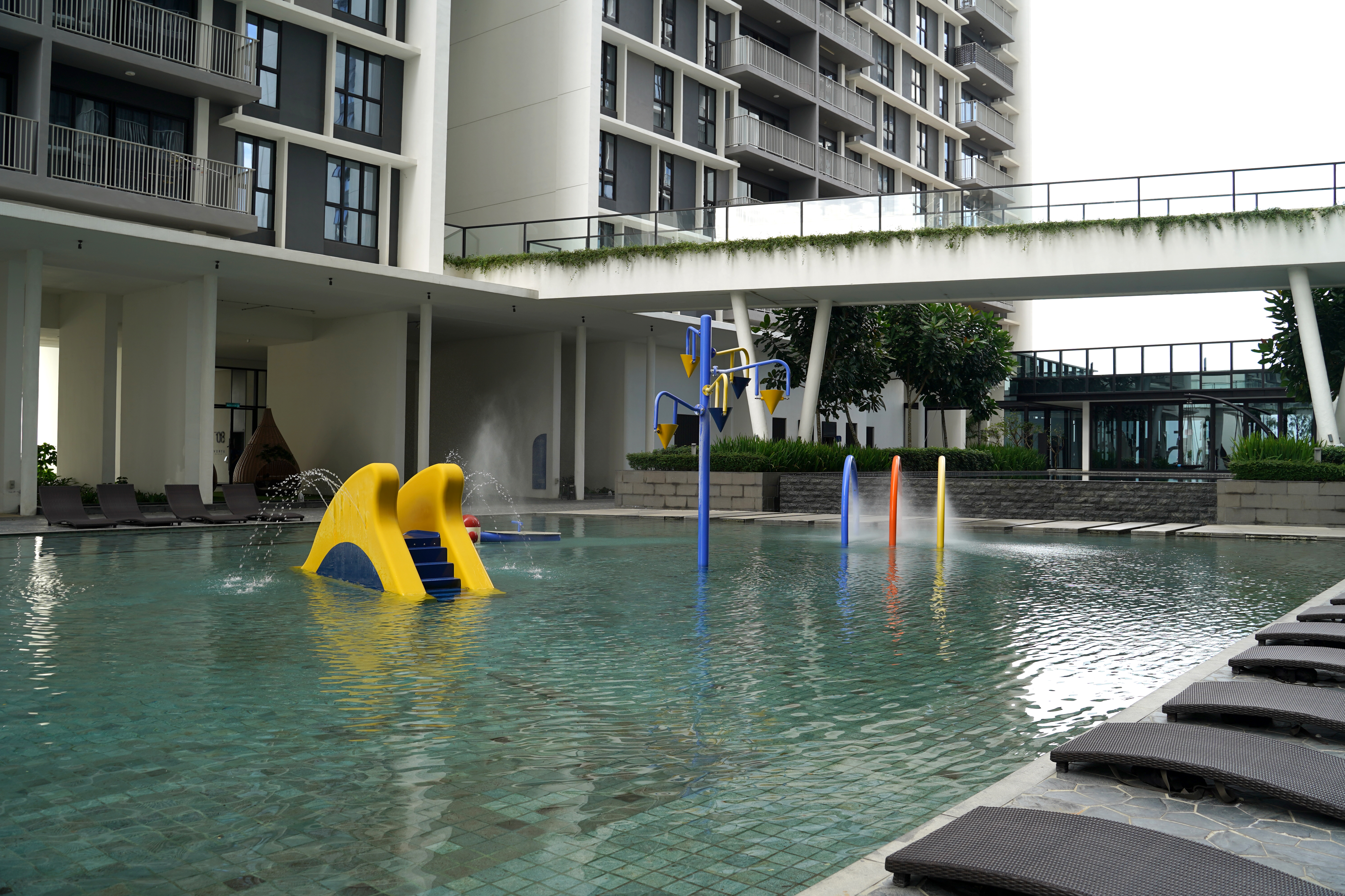Vertu facility — pool